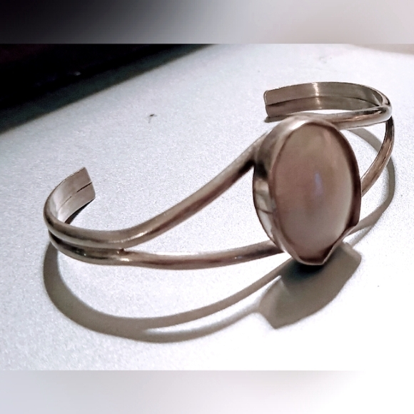 Vintage White Mother of Pearl Sterling Silver Cuff Bracelet - Picture 3 of 8